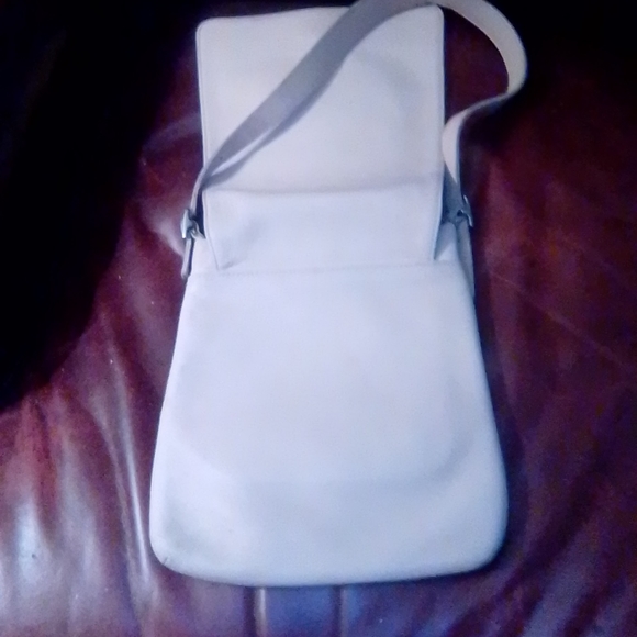 White Coach cross body bag with dust bag small. Purse. - Picture 3 of 7